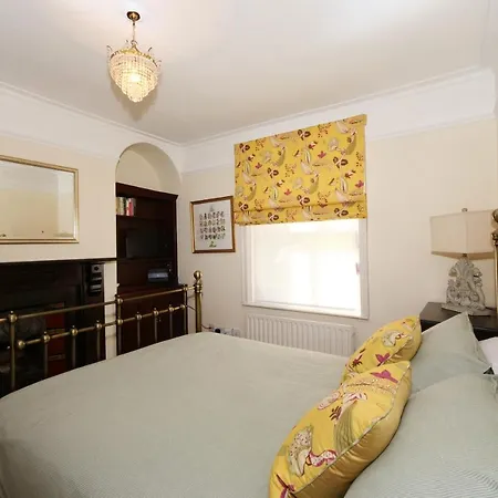 Stodham House With Minster Views! Vakantiehuis *