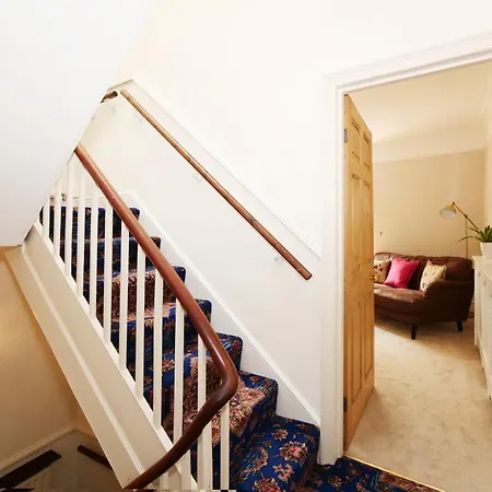 Stodham House With Minster Views! *