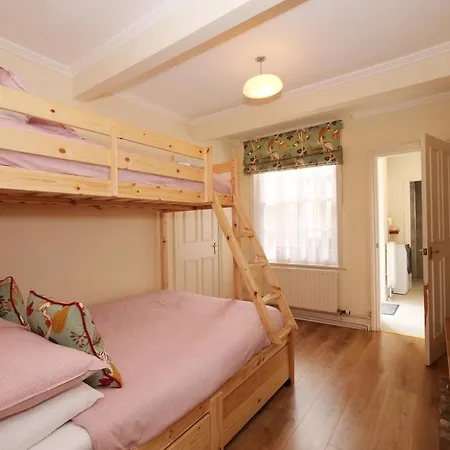 Сasa de vacaciones Stodham House With Minster Views! *